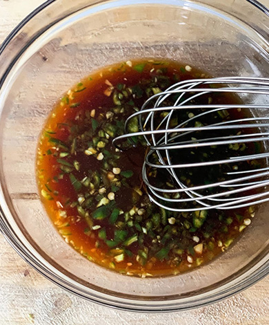 stir fry sauce whisking