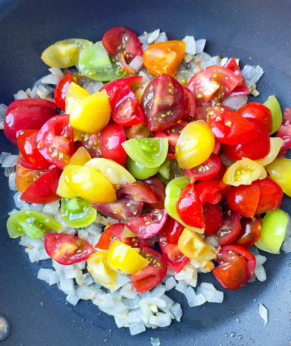 Rice topped with sangria tomatoes